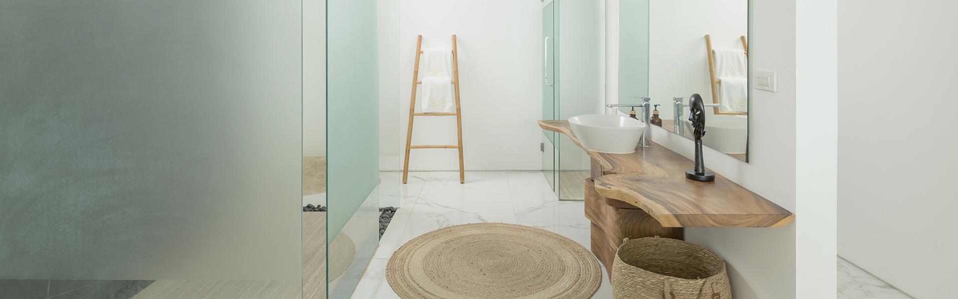Veyla - Sea Villa - Master bathroom design