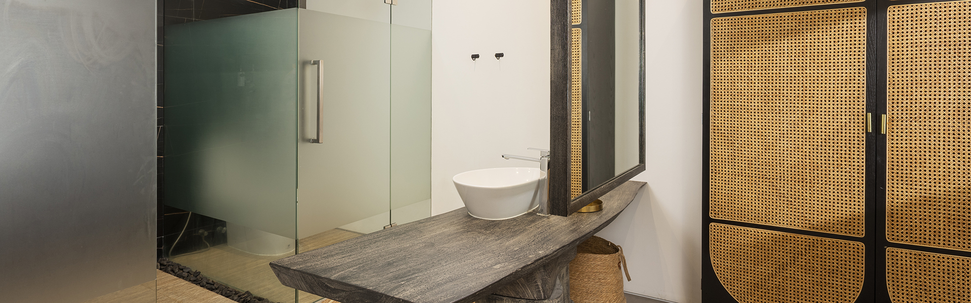 Veyla - Sea Villa - Master bathroom design